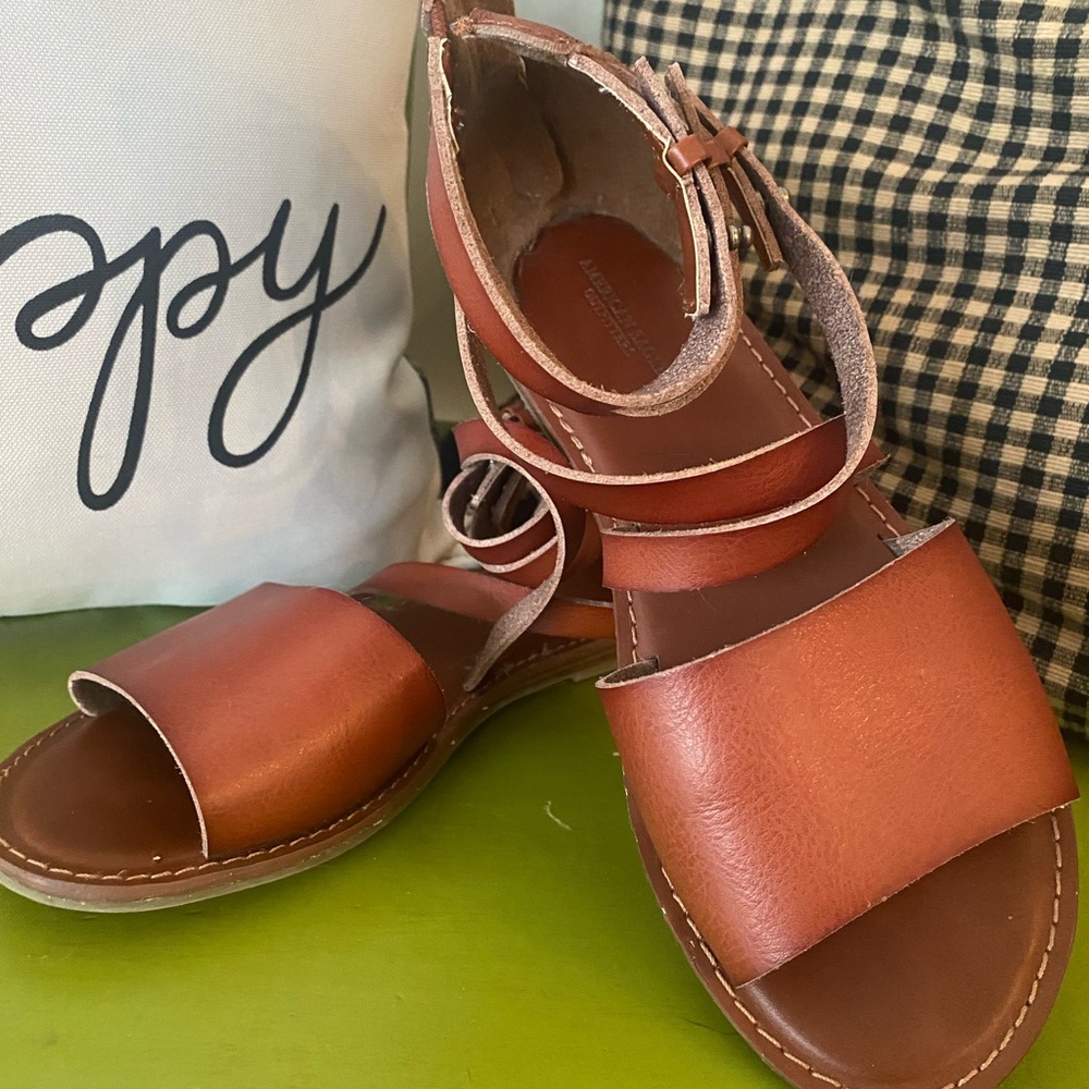 American Eagle Sandals